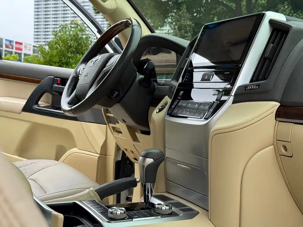 Toyota Land Cruiser 2016 4.0L AT