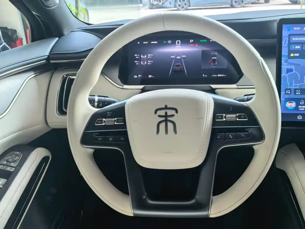 BYD L EV — миниатюра 8