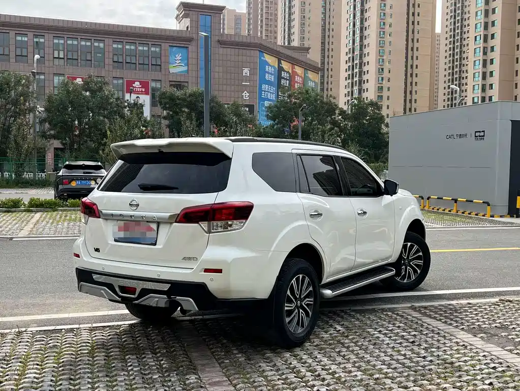 Nissan Terra — миниатюра 6