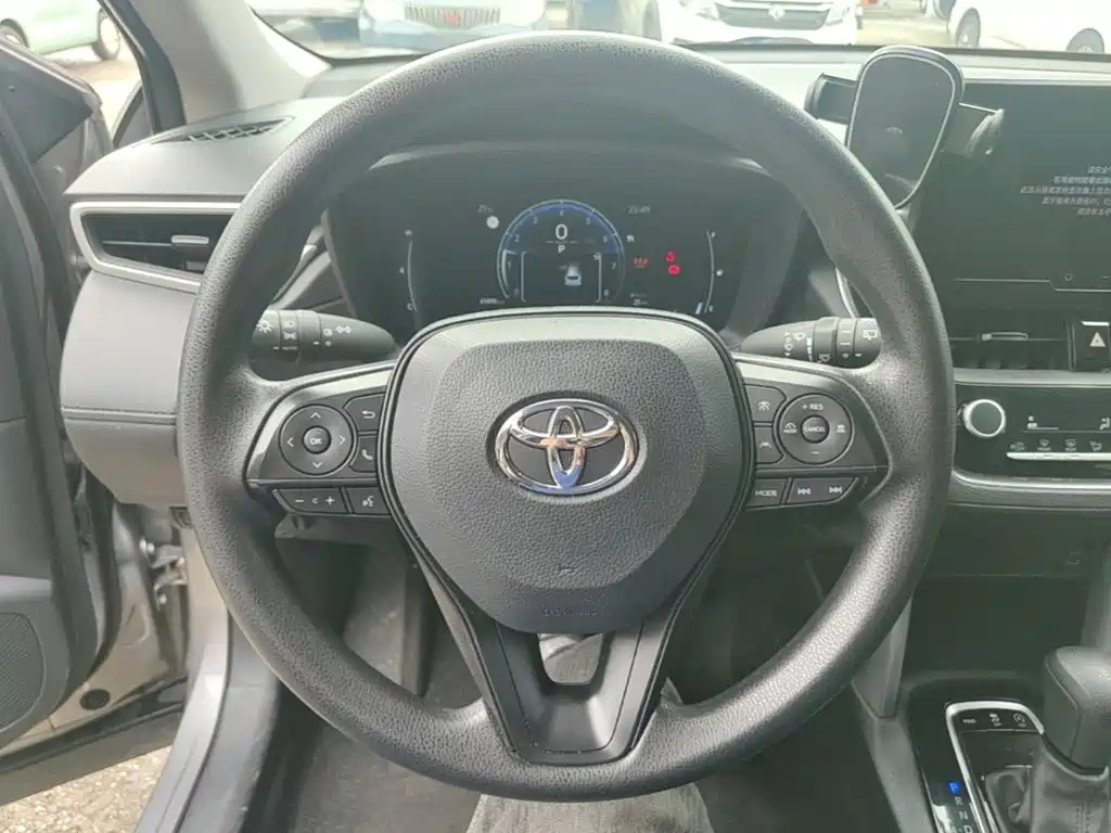 Toyota Corolla Cross — миниатюра 11