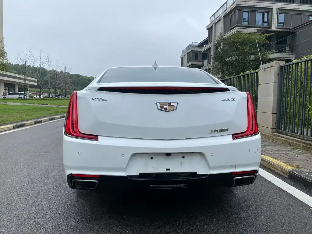 Cadillac XTS 2018 28T