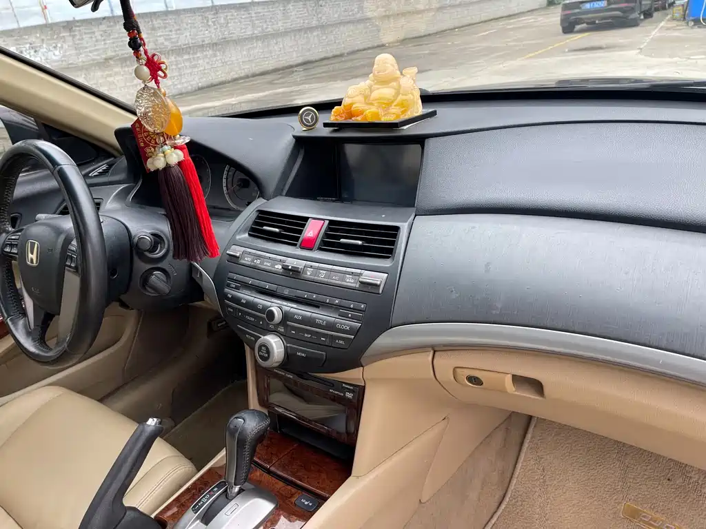 Honda Accord — миниатюра 12