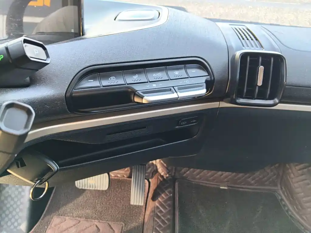 Baojun KiWi EV — миниатюра 13