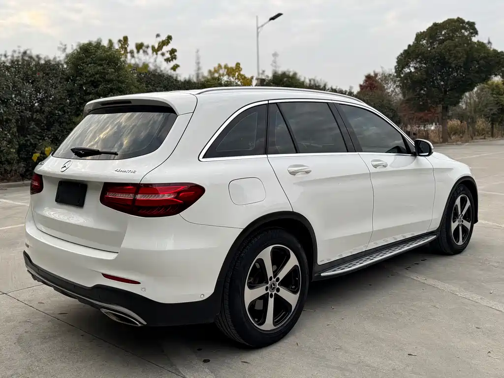 MERCEDES-BENZ GLC