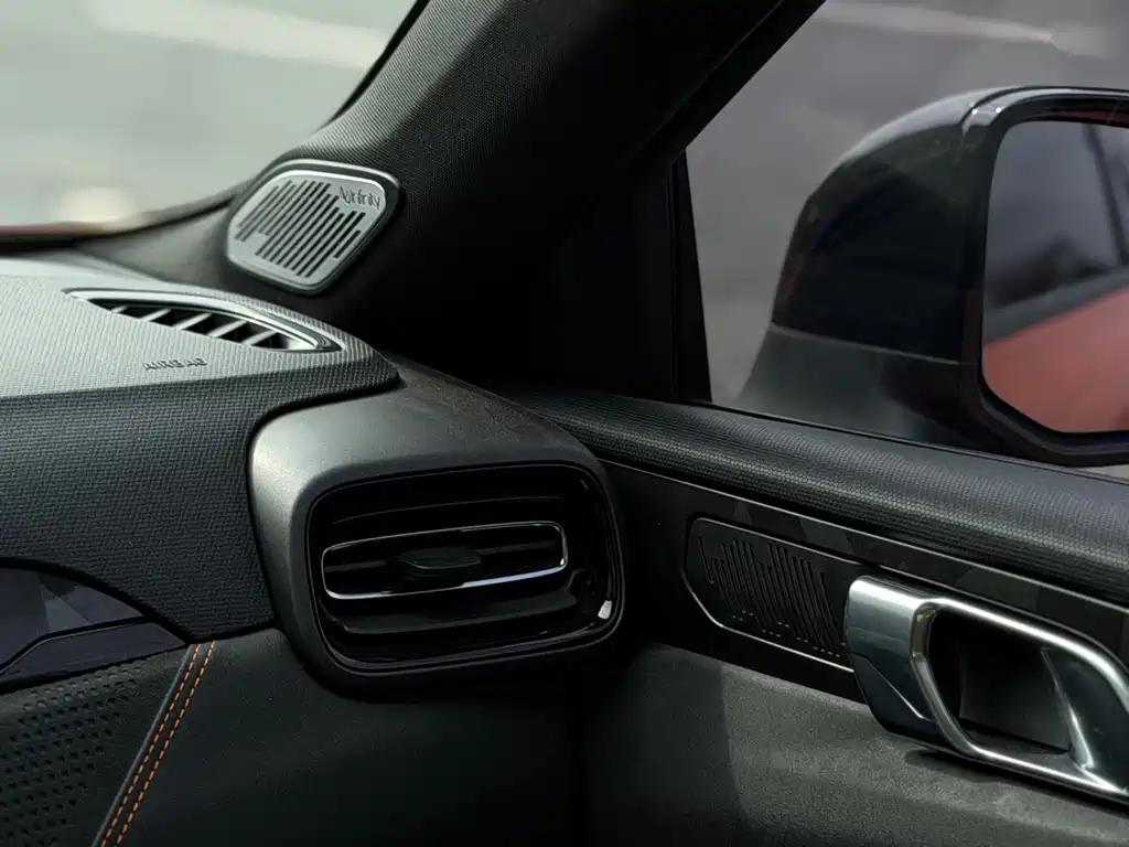 Lynk & Co 02 Hatchback — миниатюра 15
