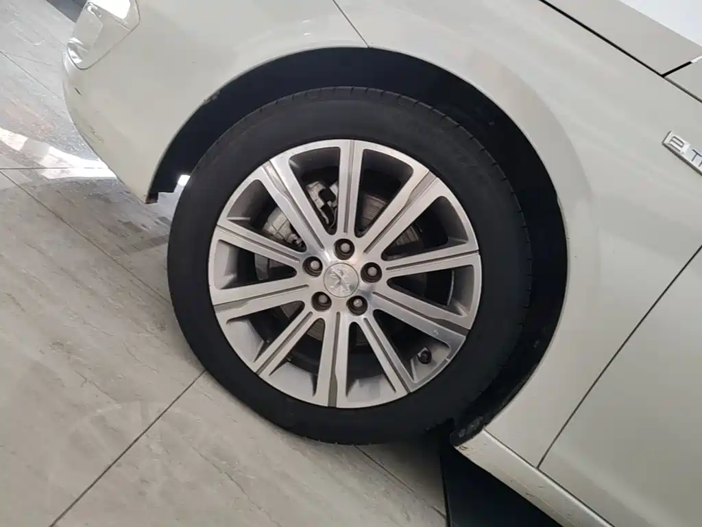 Peugeot 408 — миниатюра 23