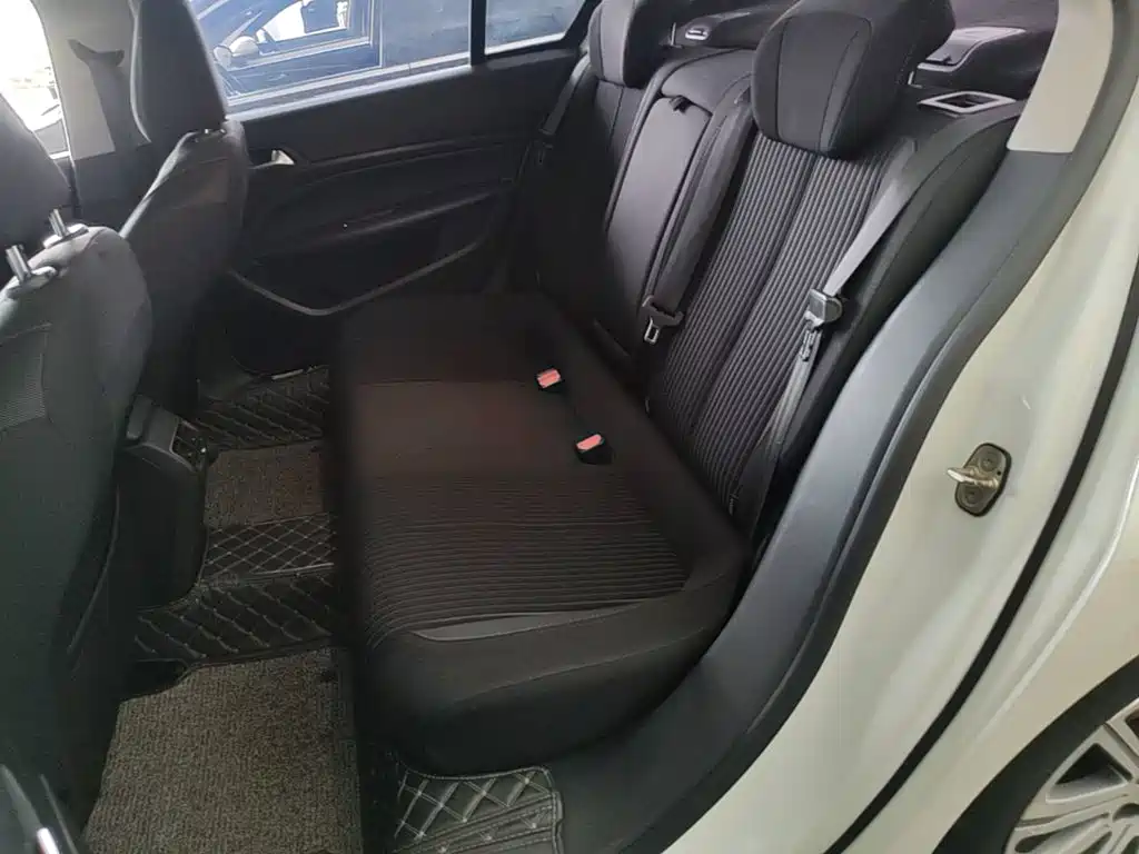 Peugeot 408 — миниатюра 17