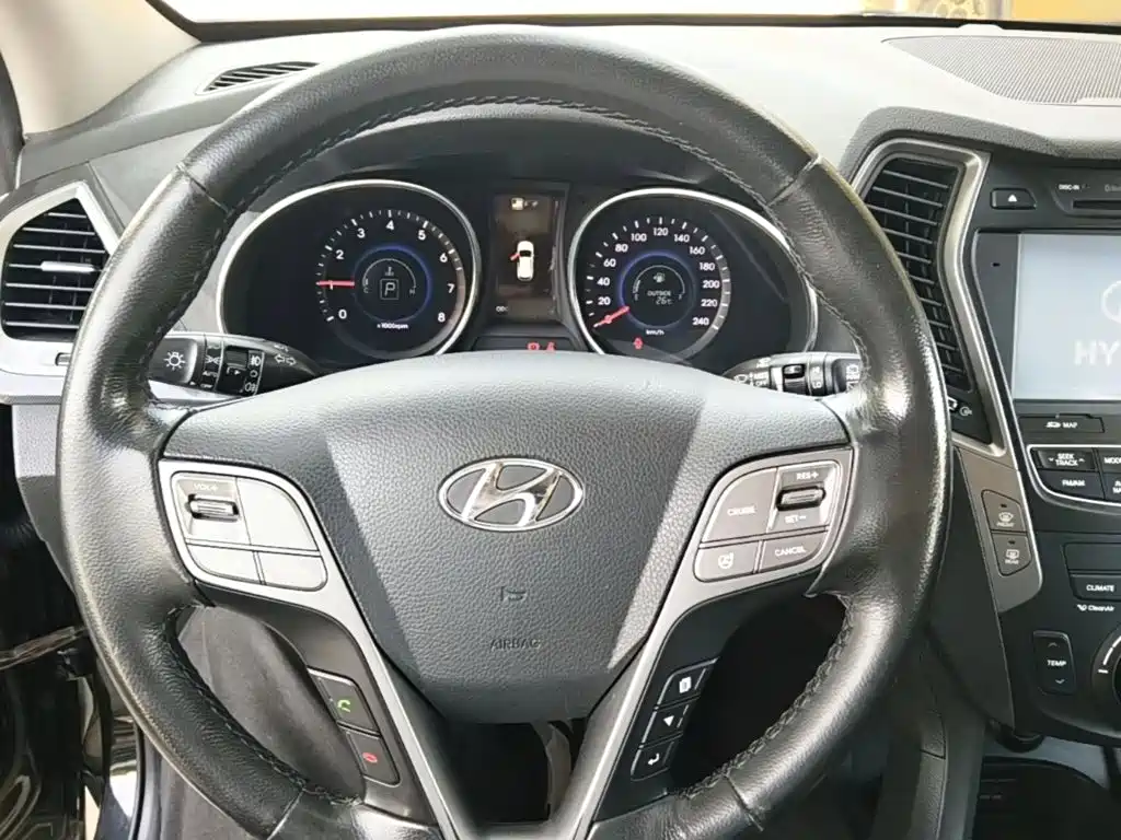 Hyundai Santa Fe — миниатюра 11