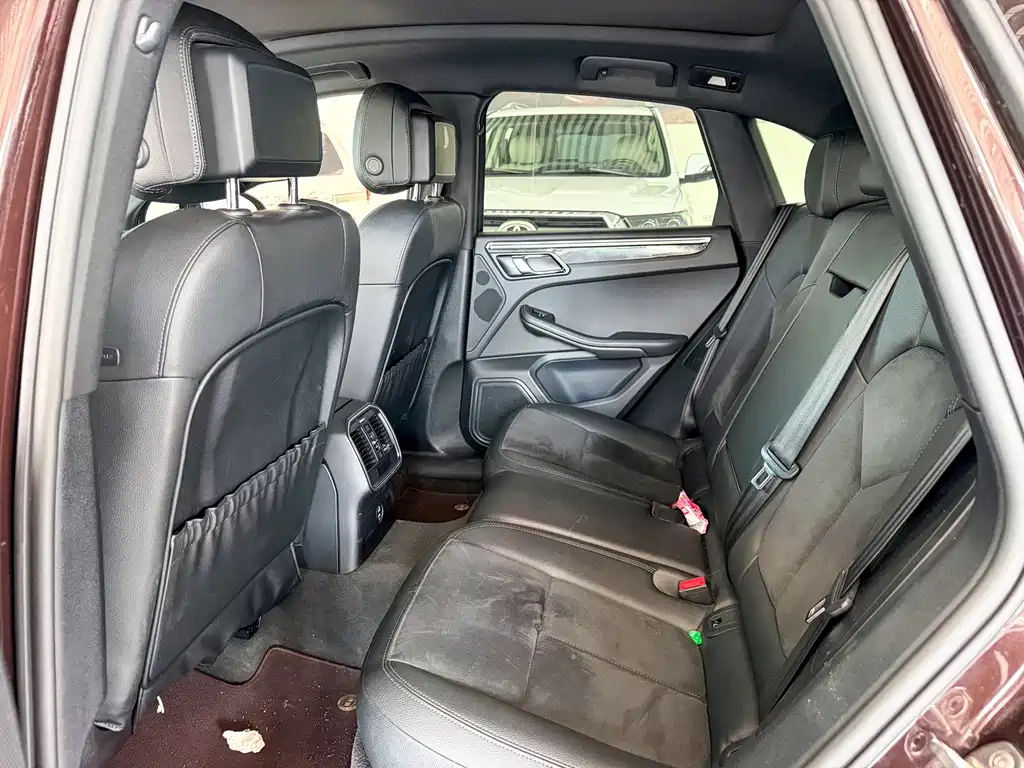 Porsche Macan — миниатюра 9
