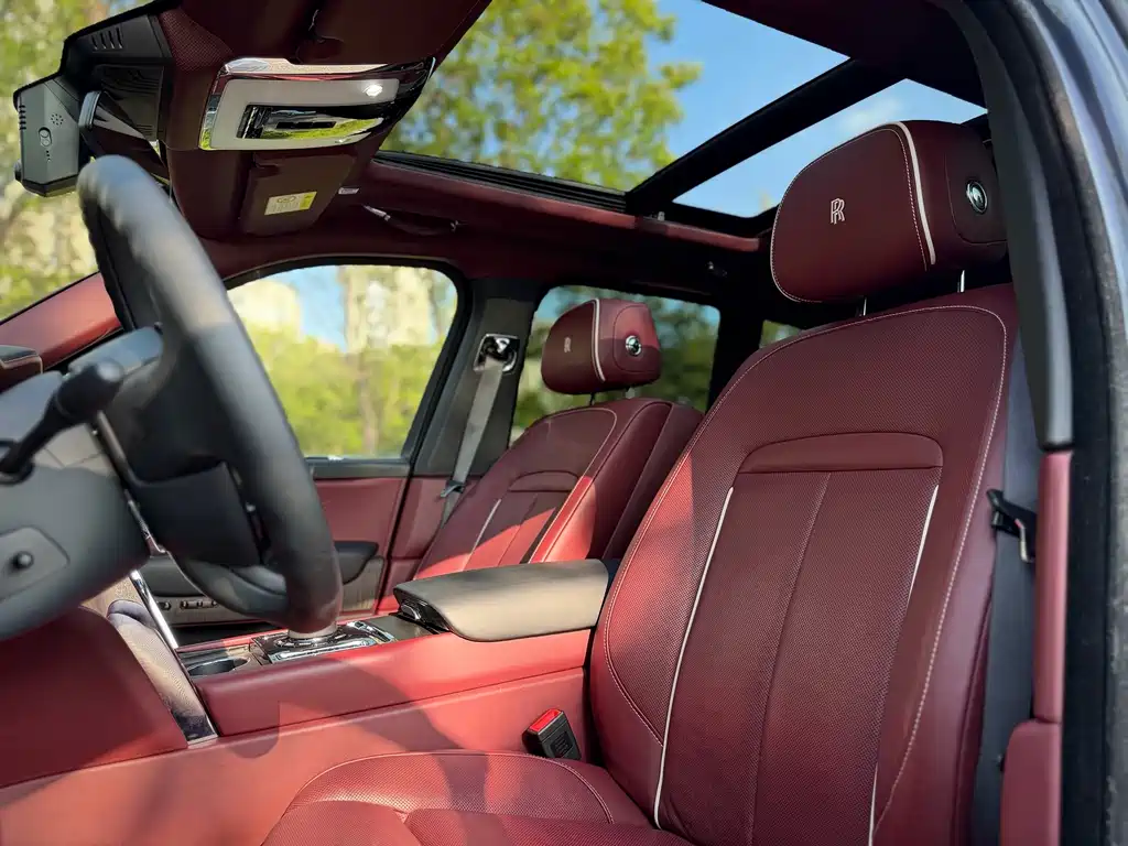 Rolls-Royce Cullinan — миниатюра 12