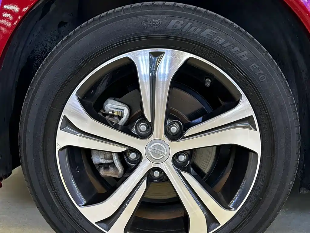 Nissan Tiida — миниатюра 10