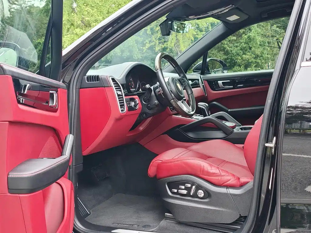 Porsche Cayenne — миниатюра 15