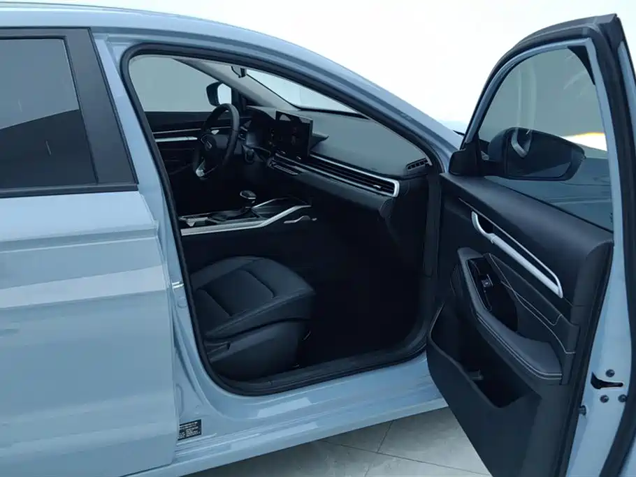 Geely Emgrand 2025 4 1.5L CVT