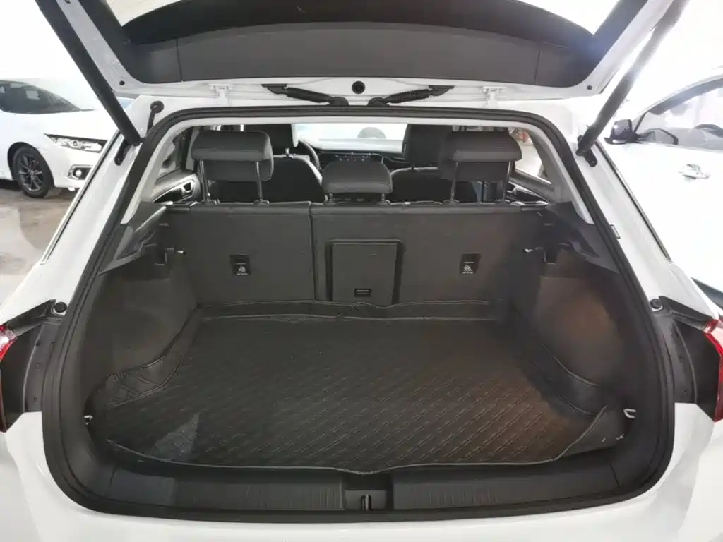 Volkswagen T-Roc — миниатюра 19
