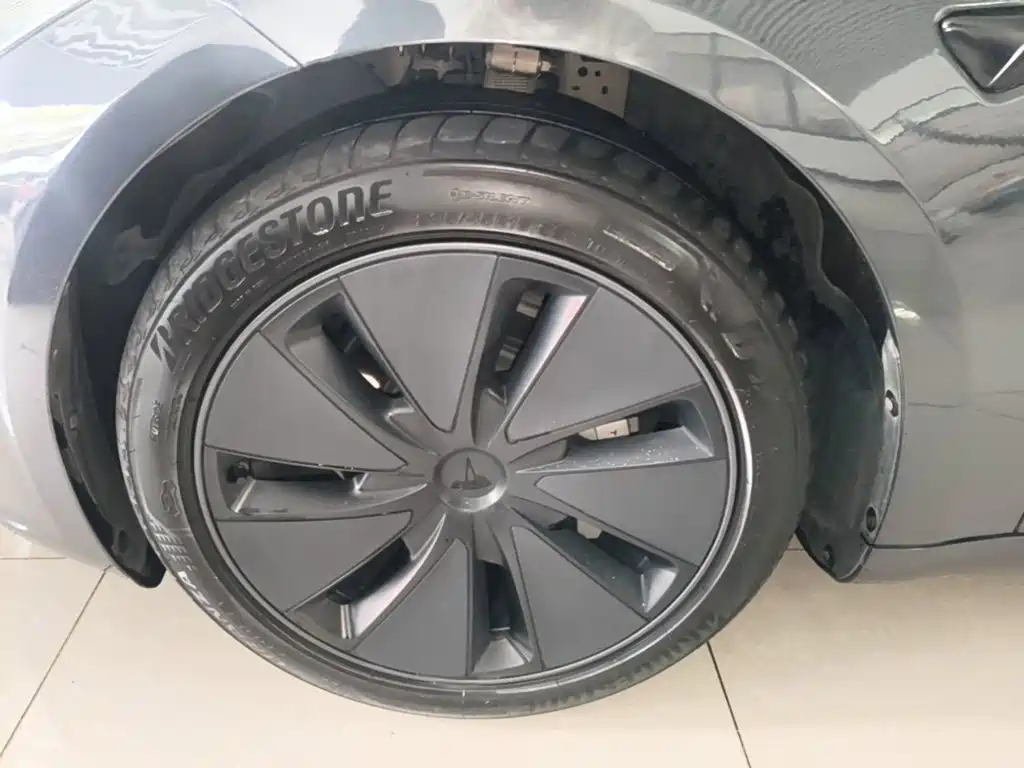 Tesla Model 3 — миниатюра 23