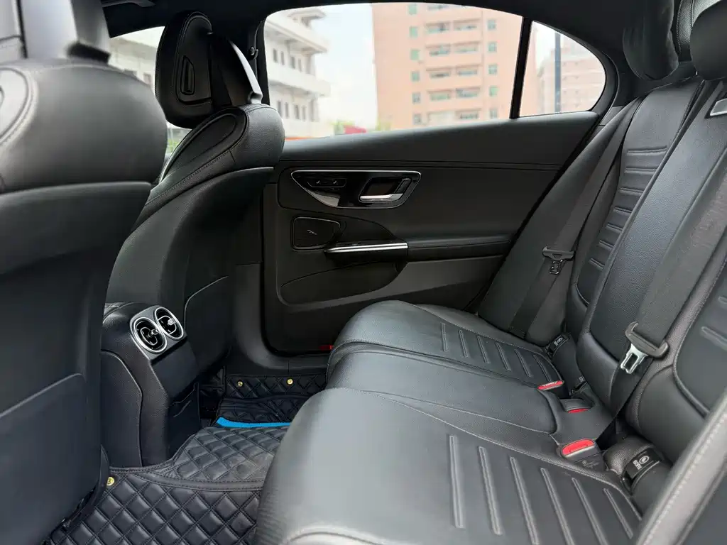 Mercedes-Benz C-Class — миниатюра 18