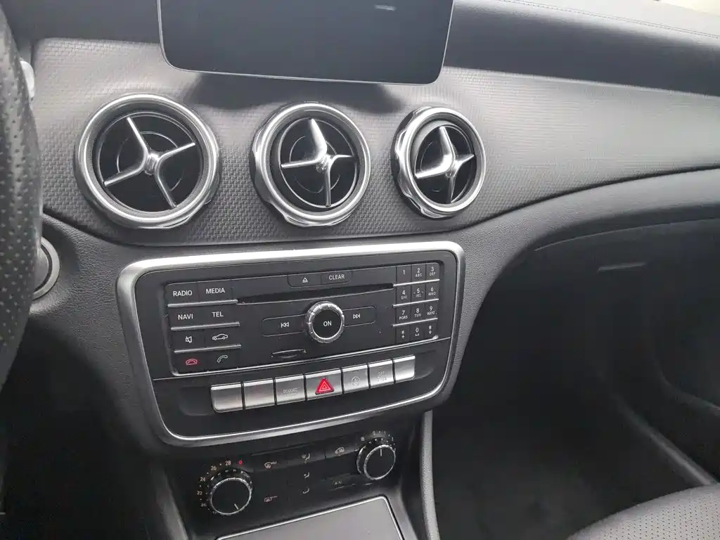 Mercedes-Benz GLA — миниатюра 12