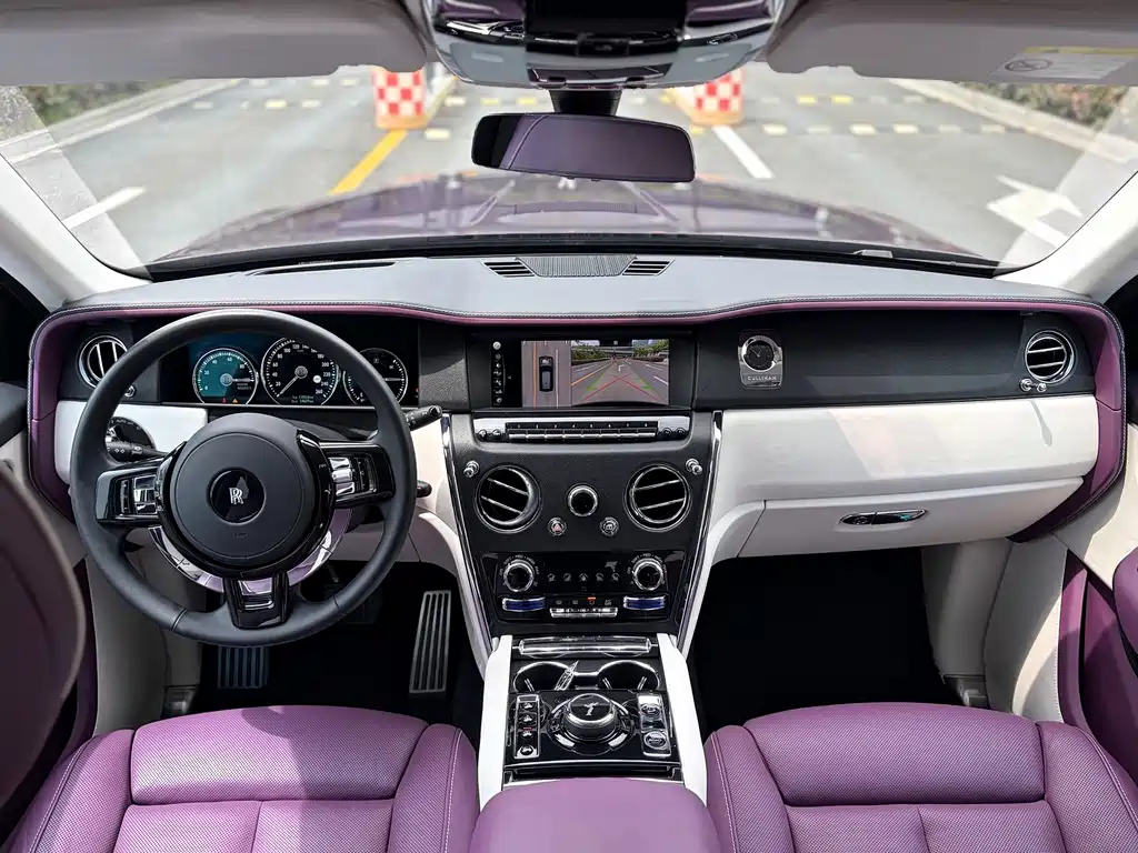 Rolls-Royce Cullinan — миниатюра 12