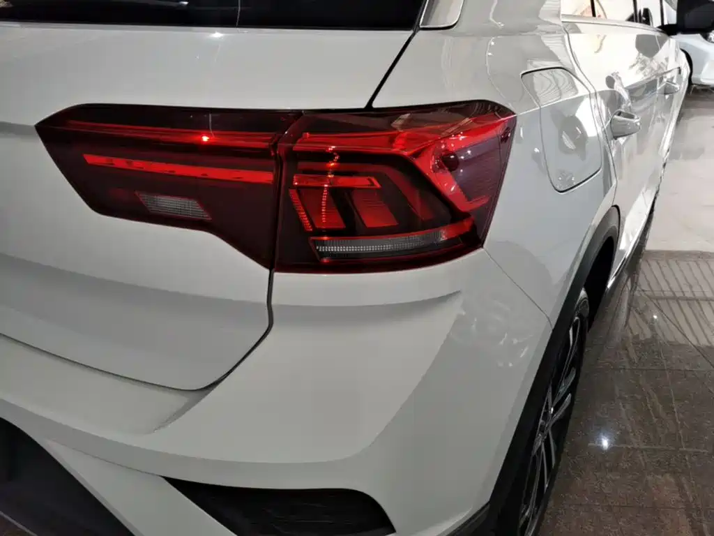 Volkswagen T-Roc — миниатюра 8