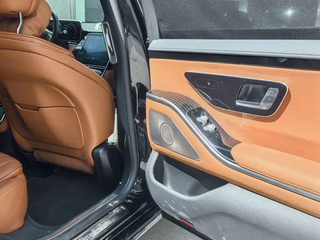 Mercedes-Benz S-Class — миниатюра 14