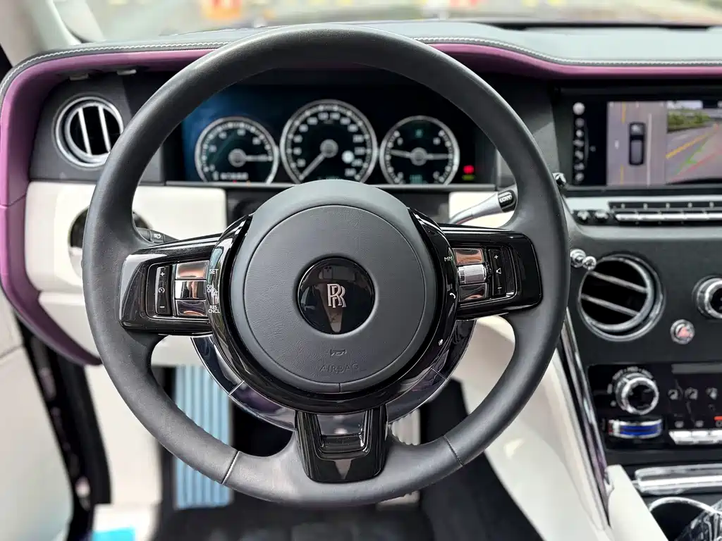 Rolls-Royce Cullinan — миниатюра 6