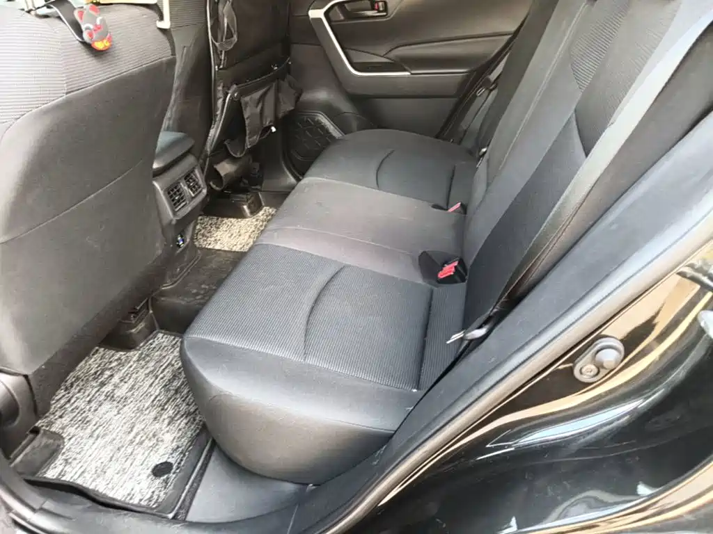 Toyota RAV4 — миниатюра 17