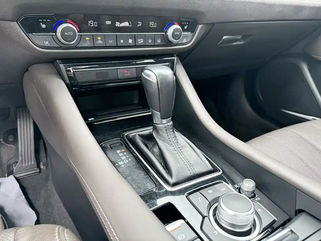 Mazda Atenza - фото 32
