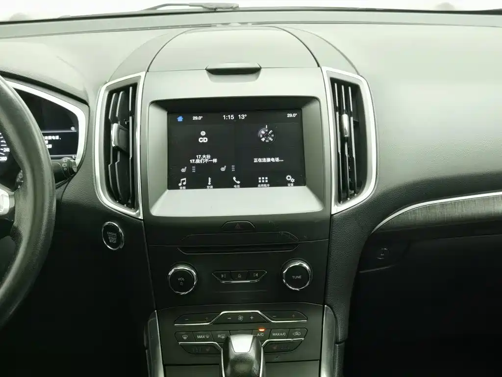 Ford Edge — миниатюра 12