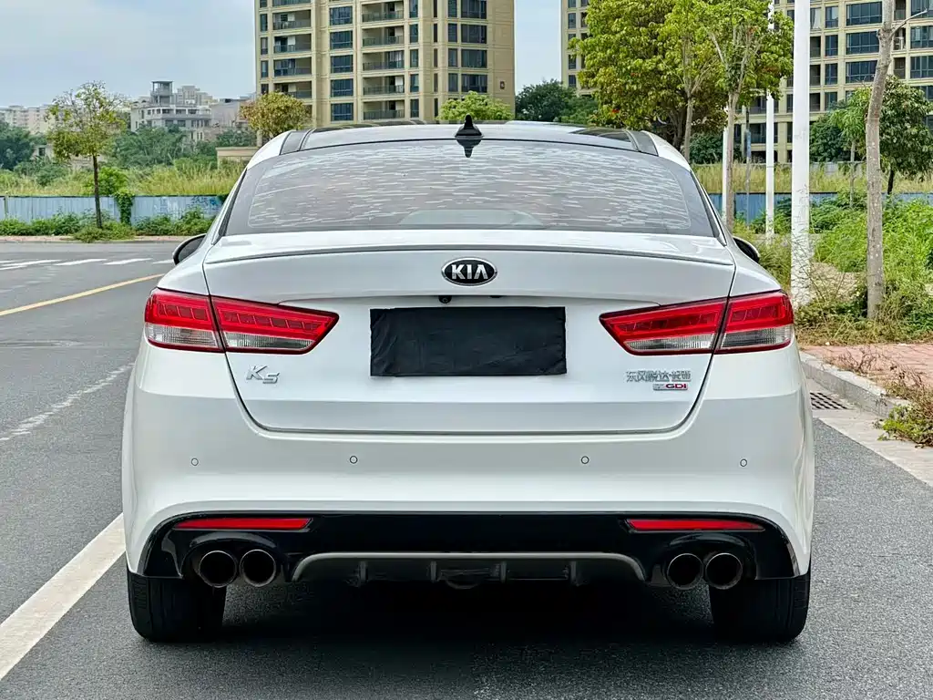 Kia K5 2016 1.6T AT LUX
