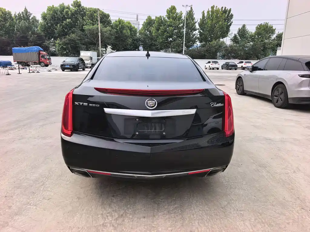 Cadillac XTS 2013 28T Elegant