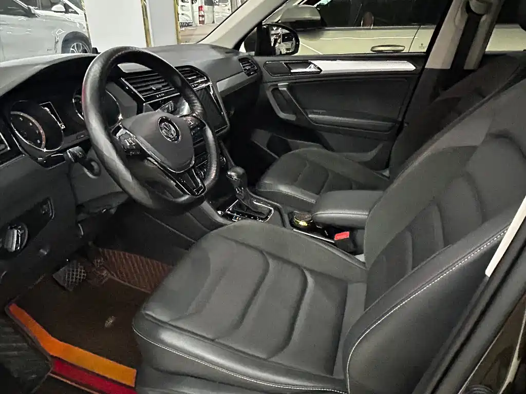 Volkswagen Tiguan L L 2019 330TSI AT Luxury VI