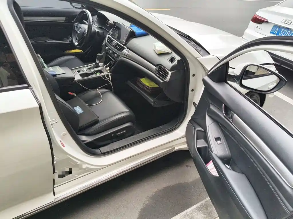 Honda Accord — миниатюра 18