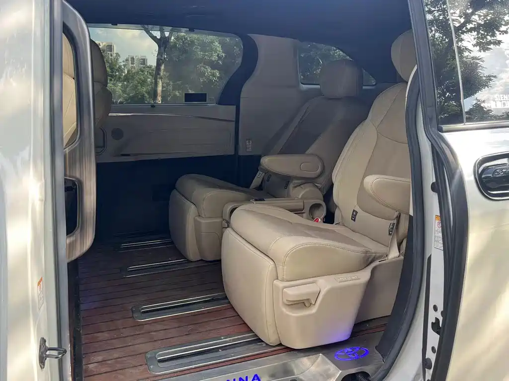 Toyota Sienna 2021 2.5L Luxury