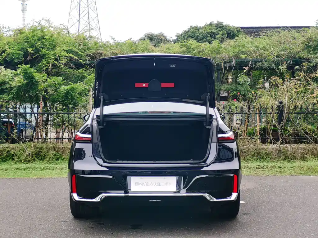 BMW i7 — миниатюра 9