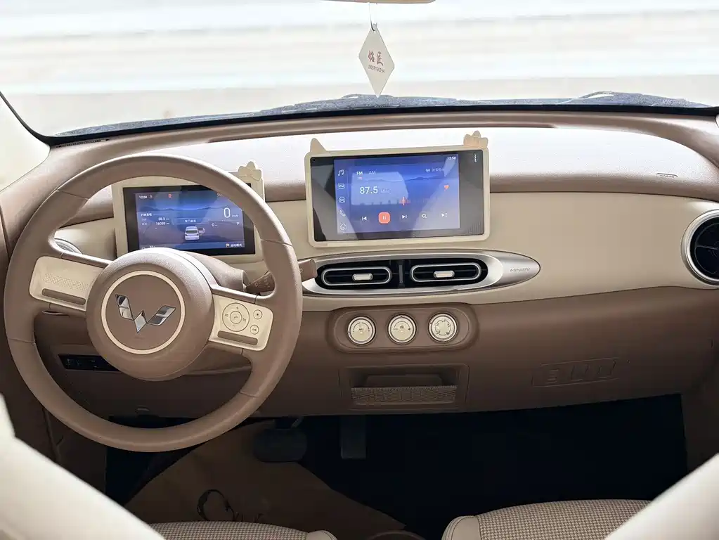 Wuling MINIEV — миниатюра 8