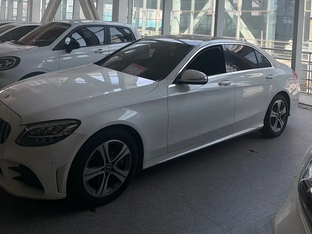 Mercedes-Benz C-Class — миниатюра 3