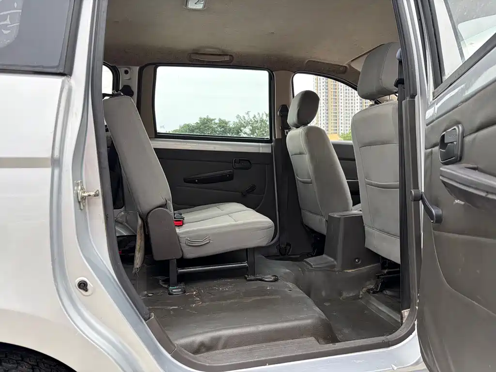 Wuling Hongguang — миниатюра 9