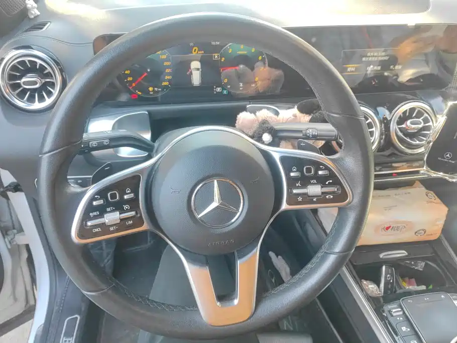 Mercedes-Benz GLB — миниатюра 15