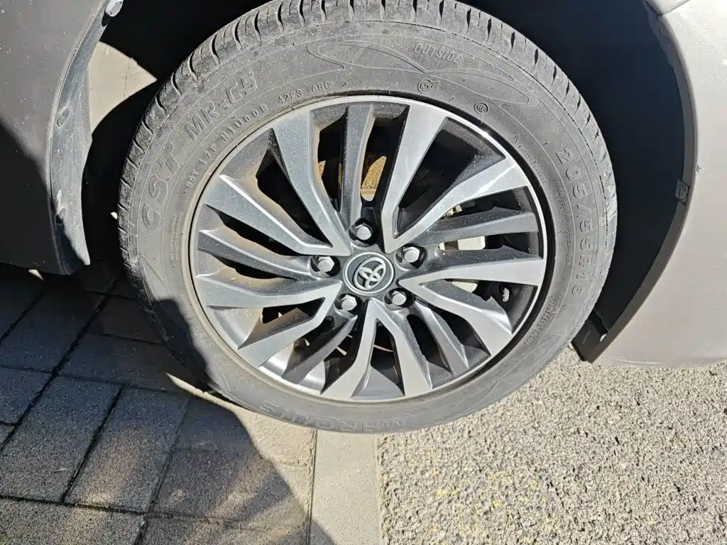 Toyota Corolla — миниатюра 8