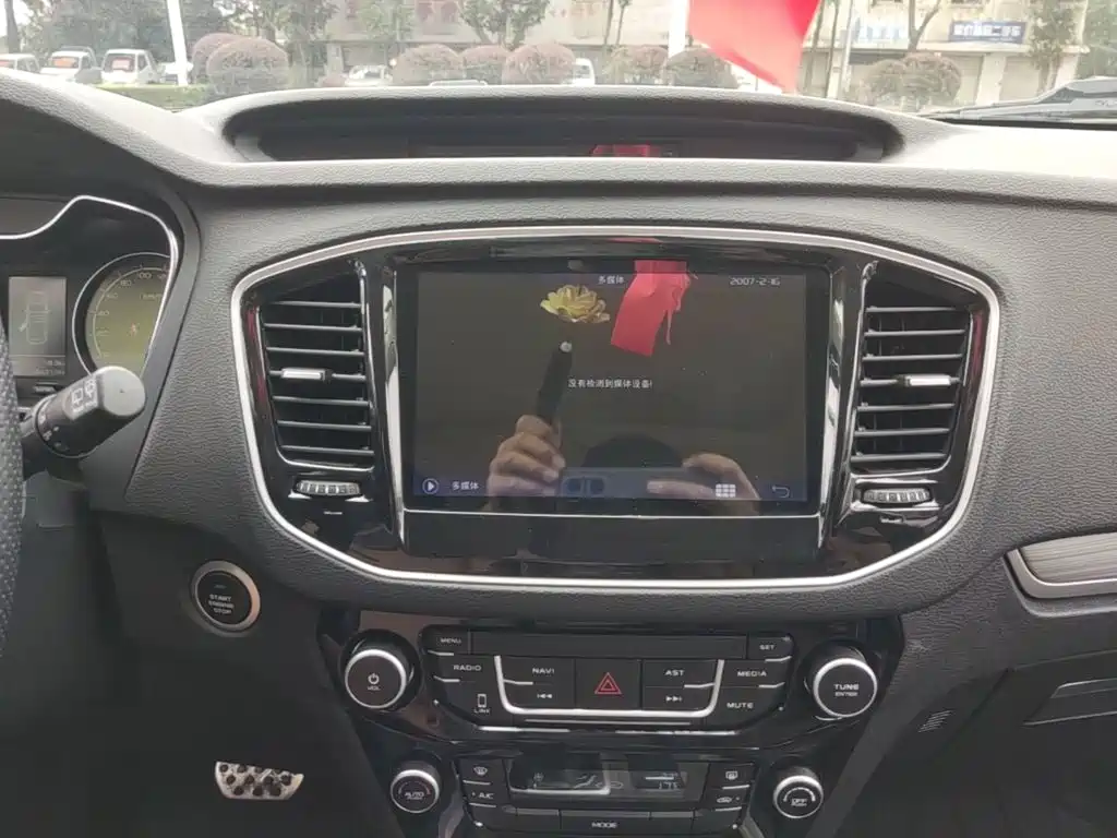 Geely Vision X6 — миниатюра 13