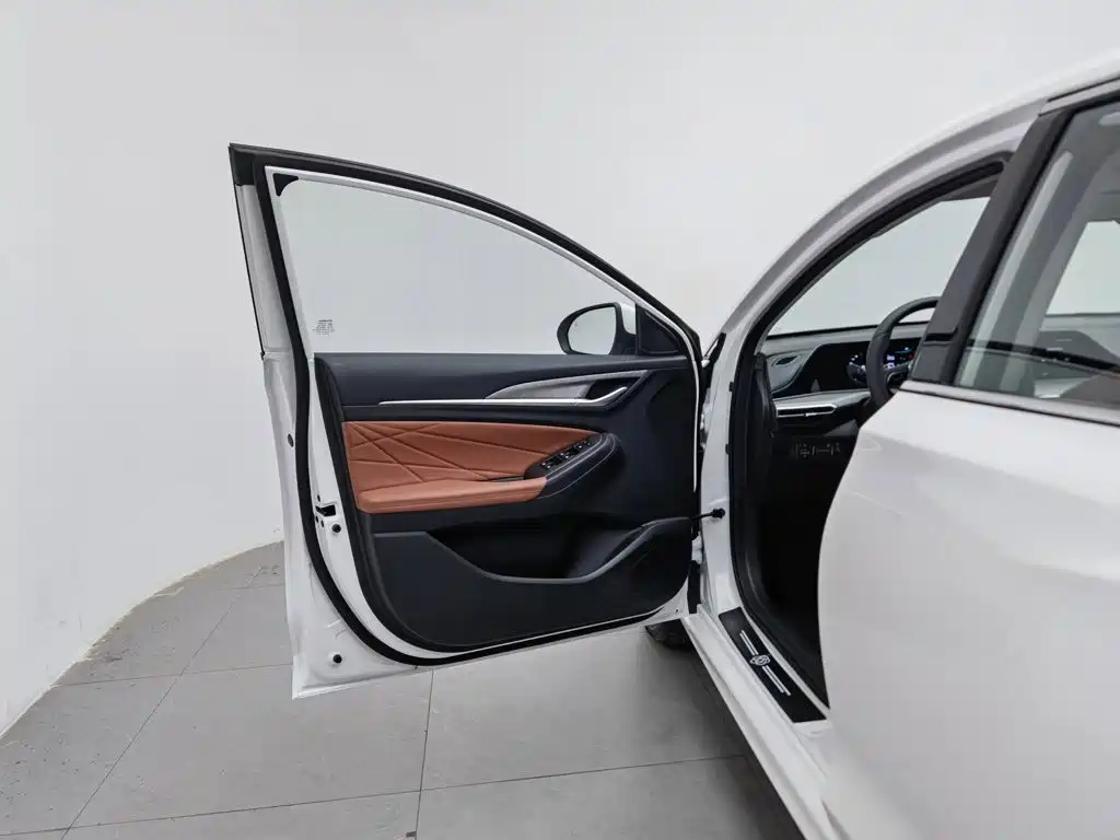 Changan Eado — миниатюра 8