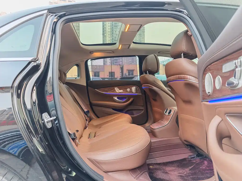 MERCEDES-BENZ E CLASS