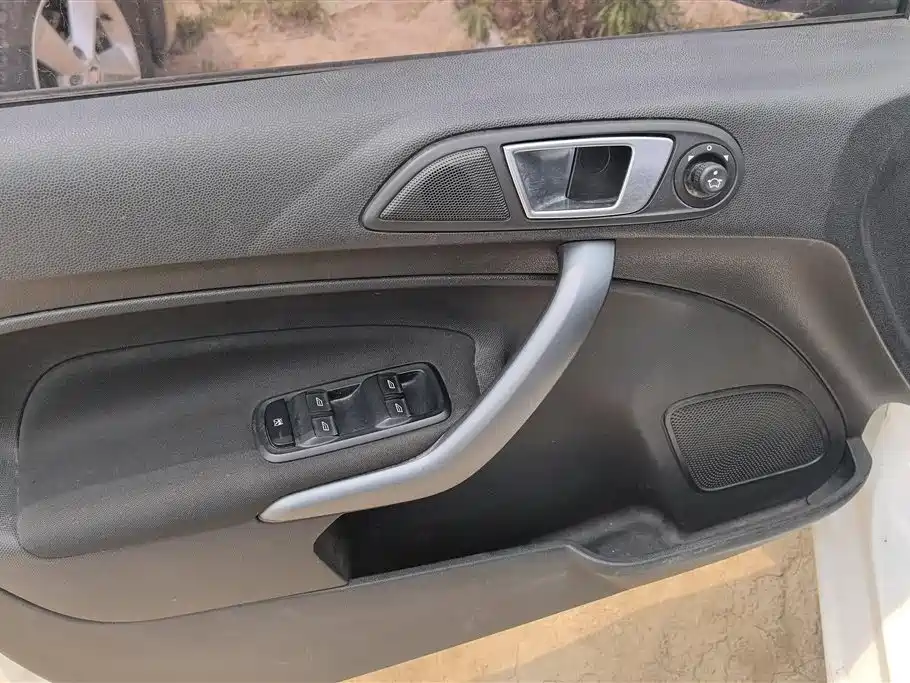 Ford Fiesta 2013 1.5L MT Fashion