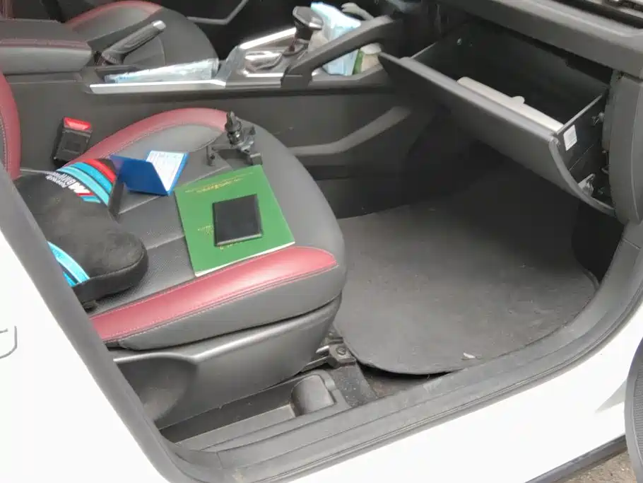 Geely Vision X3 — миниатюра 8