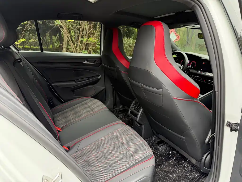 Volkswagen Golf GTI — миниатюра 11