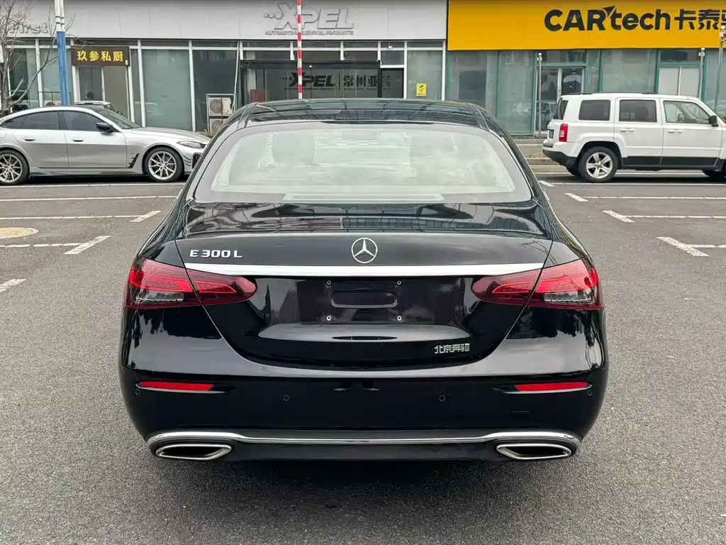 MERCEDES-BENZ E CLASS