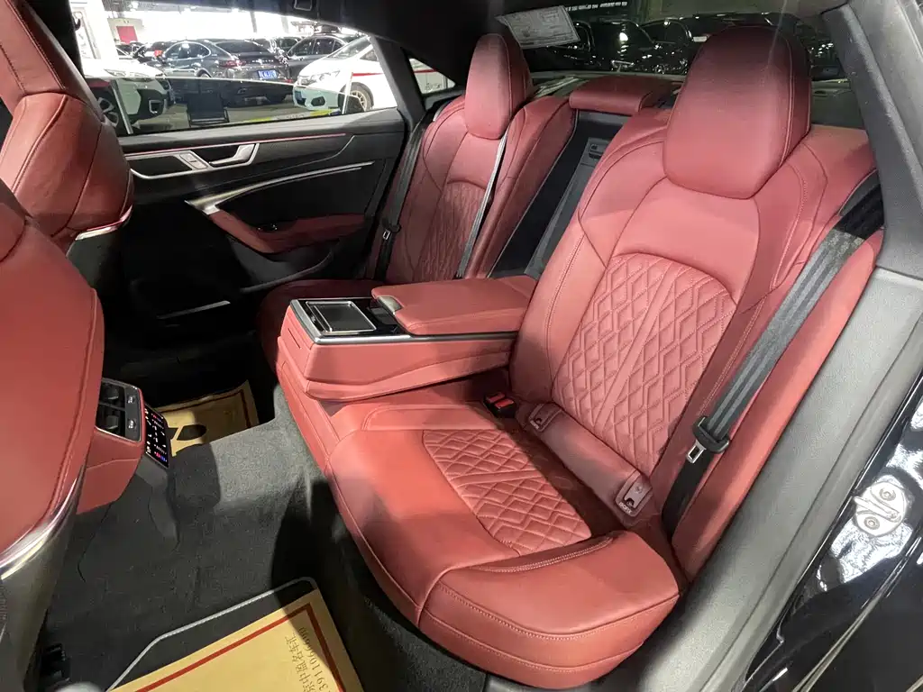 Audi A7L 2023 45 TFSI quattro S-line