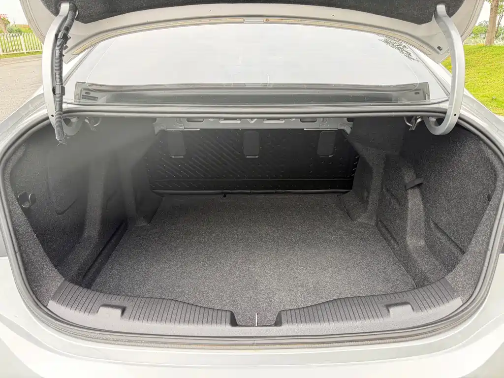 Chevrolet Cruze — миниатюра 22