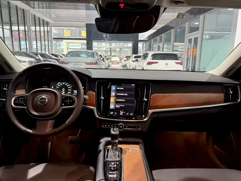 Volvo S90 2019 T5