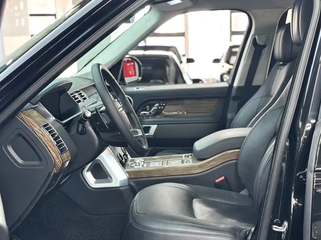 Land Rover Range Rover — миниатюра 4